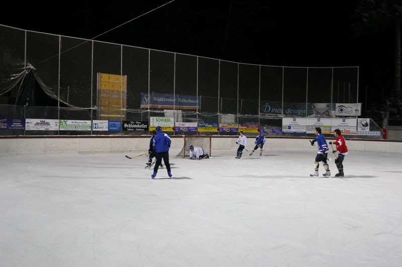 gal/Eishockeyspiel in Toblach/2008-02-02 SVR Eishockey 105.jpg